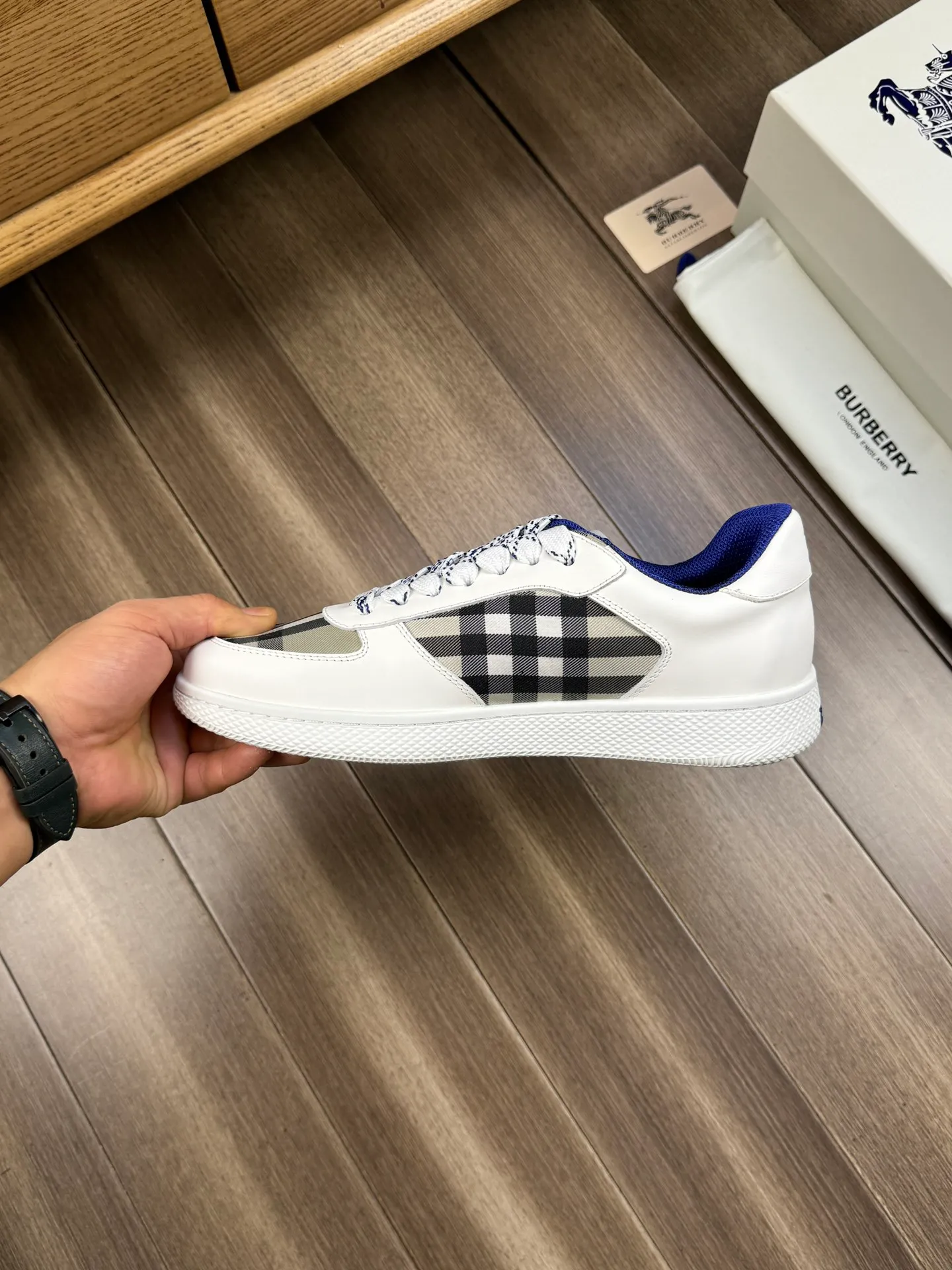 p380💰Men's shoes [BURBERRY] Burberry - High-end quality original order 🔍🔍🔍 - Upper: imported 🔝 Napa calfskin, brand totem cloth, tongue brand cloth label - Lining: canvas lining, - Outsole: rubber; two-color molded outsole - Ultra-high quality control·Fine workmanship: highlighted (high-end·luxury·grade) -Size : 38-44 (45 for men, can be customized)